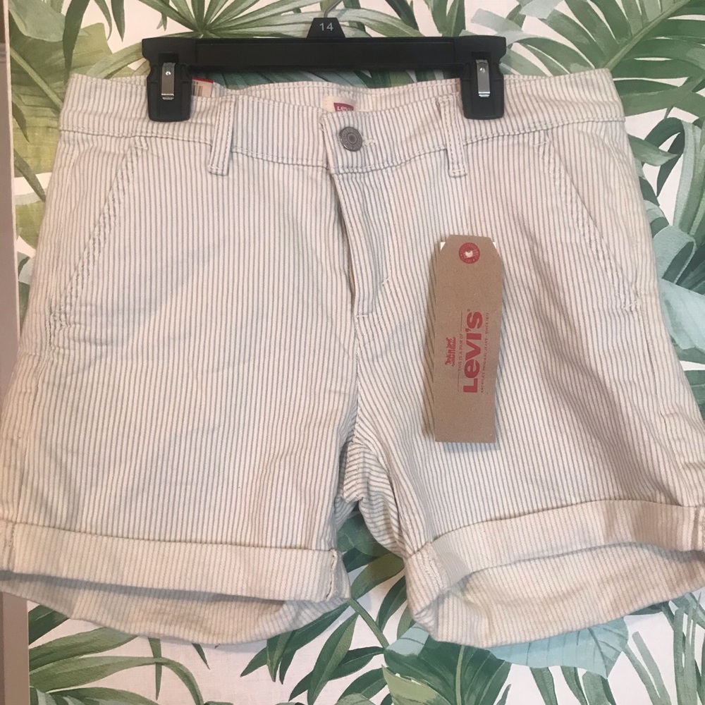 Levi’s shorts